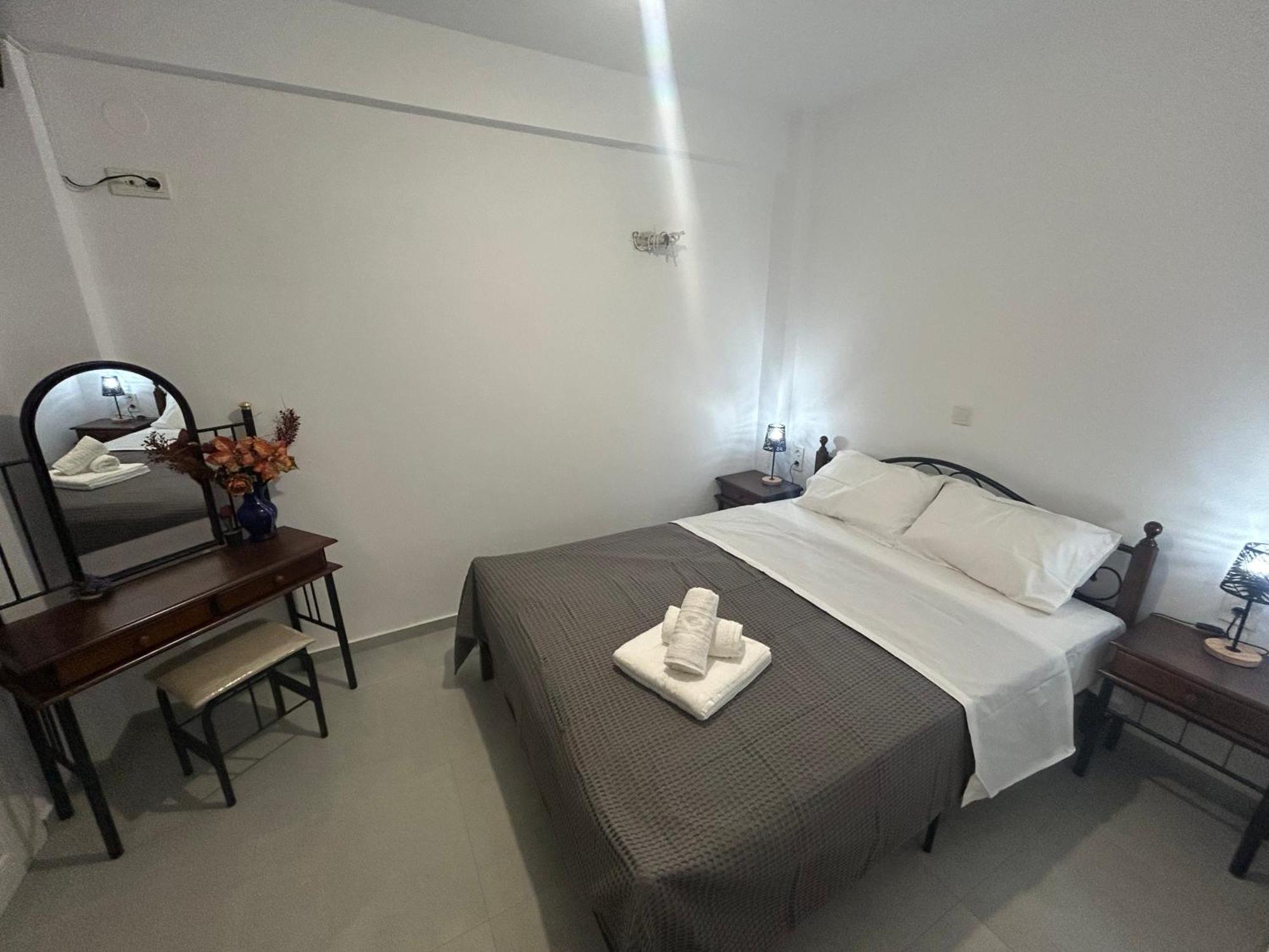 Kalofas Apartments Amaryllis โอฟรีนีออน ภายนอก รูปภาพ
